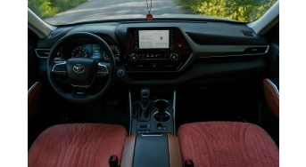 Rent a Toyota Highlander SUV in Astana at a price starting from 46,000 ₸/day Toyota Highlander